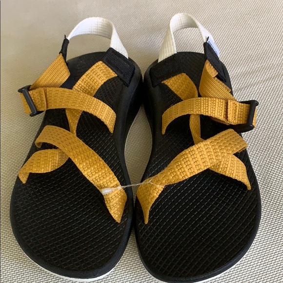 Chaco Shoes - Brand new yellow & white Chaco cloud, NWOT.